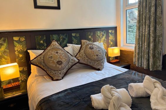 Room 1 - Double Room - bed